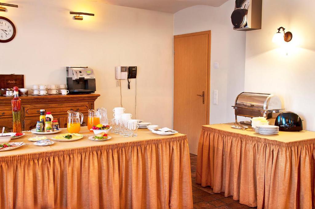 Linovo With Free Parking Hotel Riga Exterior photo